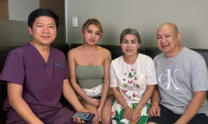 Cả nhà về Việt Nam 'dao kéo' thẩm mỹ