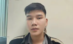 Thanh niên 'đi bão' tông gãy chân cảnh sát Thanh niên 'đi bão' tông gãy chân cảnh sát