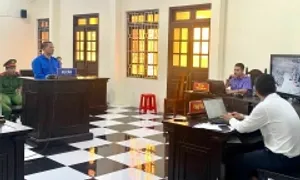 Trấn lột người nghi là trộm Trấn lột người nghi là trộm