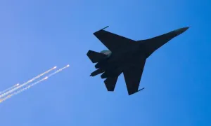 Tiêm kích Su30-MK2 luyện thả bẫy nhiệt ở sân bay Biên Hòa Tiêm kích Su30-MK2 luyện thả bẫy nhiệt ở sân bay Biên Hòa