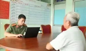 Bất lực ngăn cha mẹ già mắc bẫy lừa đảo Bất lực ngăn cha mẹ già mắc bẫy lừa đảo