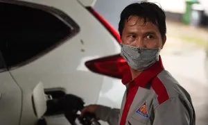 Giá xăng lên sát 20.000 đồng một lít Giá xăng lên sát 20.000 đồng một lít