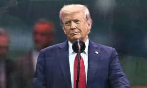 Ông Trump dọa đáp trả toàn lực nếu Iran tấn công lực lượng Mỹ Ông Trump dọa đáp trả toàn lực nếu Iran tấn công lực lượng Mỹ