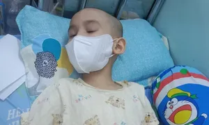 Khao khát trở lại trường của cậu bé ung thư máu Khao khát trở lại trường của cậu bé ung thư máu