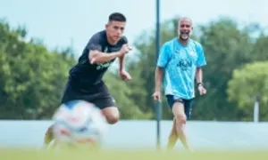 Guardiola: 'Nhiều cầu thủ sẽ buồn nếu ở lại Man City' Guardiola: 'Nhiều cầu thủ sẽ buồn nếu ở lại Man City'