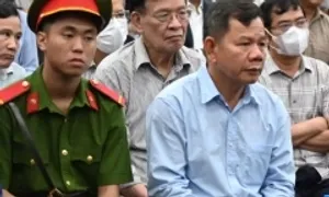 Cựu chủ tịch Quảng Ngãi khai dùng tiền nhận hối lộ xây nhiều nhà tình nghĩa Cựu chủ tịch Quảng Ngãi khai dùng tiền nhận hối lộ xây nhiều nhà tình nghĩa
