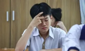 Loạt trường ở TP HCM lấy điểm chuẩn lớp 10 'chạm đáy'