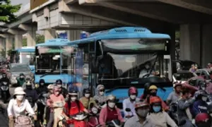 Giá vé liên thông tàu điện, xe buýt ở Hà Nội 5,6 triệu đồng một năm