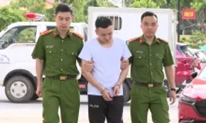 Thêm người liên quan trùm giang hồ Tuấn 'Thần Đèn' bị bắt Thêm người liên quan trùm giang hồ Tuấn 'Thần Đèn' bị bắt