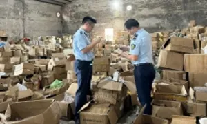Phát hiện kho hàng chứa gần 48.000 sản phẩm nhập lậu bán trên TikTok Phát hiện kho hàng chứa gần 48.000 sản phẩm nhập lậu bán trên TikTok