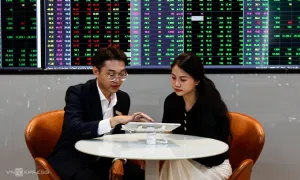 Chứng khoán 'xanh vỏ, đỏ lòng' Chứng khoán 'xanh vỏ, đỏ lòng'