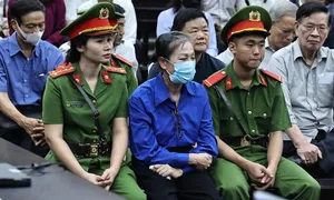 Tòa tuyên án 5 cựu bí thư Tỉnh uỷ và nhiều bị cáo liên quan tập đoàn Phúc Sơn Tòa tuyên án 5 cựu bí thư Tỉnh uỷ và nhiều bị cáo liên quan tập đoàn Phúc Sơn