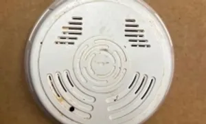 Bệnh viện ở Mỹ bị kiện vì nhân viên quay lén 13.000 người trong phòng vệ sinh Bệnh viện ở Mỹ bị kiện vì nhân viên quay lén 13.000 người trong phòng vệ sinh
