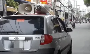 Tiếng loa quảng cáo từ xe hàng rong bủa vây người dân, phạt thế nào mới đúng? Tiếng loa quảng cáo từ xe hàng rong bủa vây người dân, phạt thế nào mới đúng?