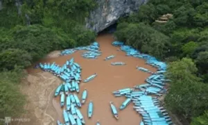 Phong Nha nước đục ngầu giữa mùa hè Phong Nha nước đục ngầu giữa mùa hè