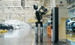Robot hình người đầu tiên trên thế giới tự thay pin Robot hình người đầu tiên trên thế giới tự thay pin