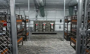 Cuộc sống giữa đầm lầy đầy muỗi ở 'nhà tù cá sấu' Mỹ Cuộc sống giữa đầm lầy đầy muỗi ở 'nhà tù cá sấu' Mỹ