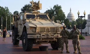Cách ông Trump tăng cường dùng quân đội để 'trị quốc' Cách ông Trump tăng cường dùng quân đội để 'trị quốc'