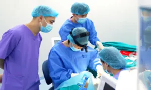 Ăn và kiêng gì sau mổ lác mắt?