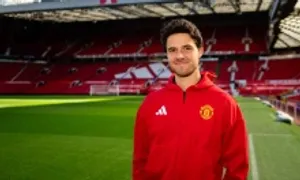Thủ môn mới của Man Utd từng ghi bàn phút cuối