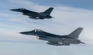 NATO huy động tiêm kích, chiến hạm tăng cường phòng thủ Ba Lan