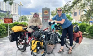 Cặp vợ chồng Ireland đạp xe 14.000 km đến Việt Nam